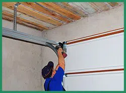 Quality Garage Door Service Swampscott, MA 781-361-9030 - sprin-sid-gr-22m